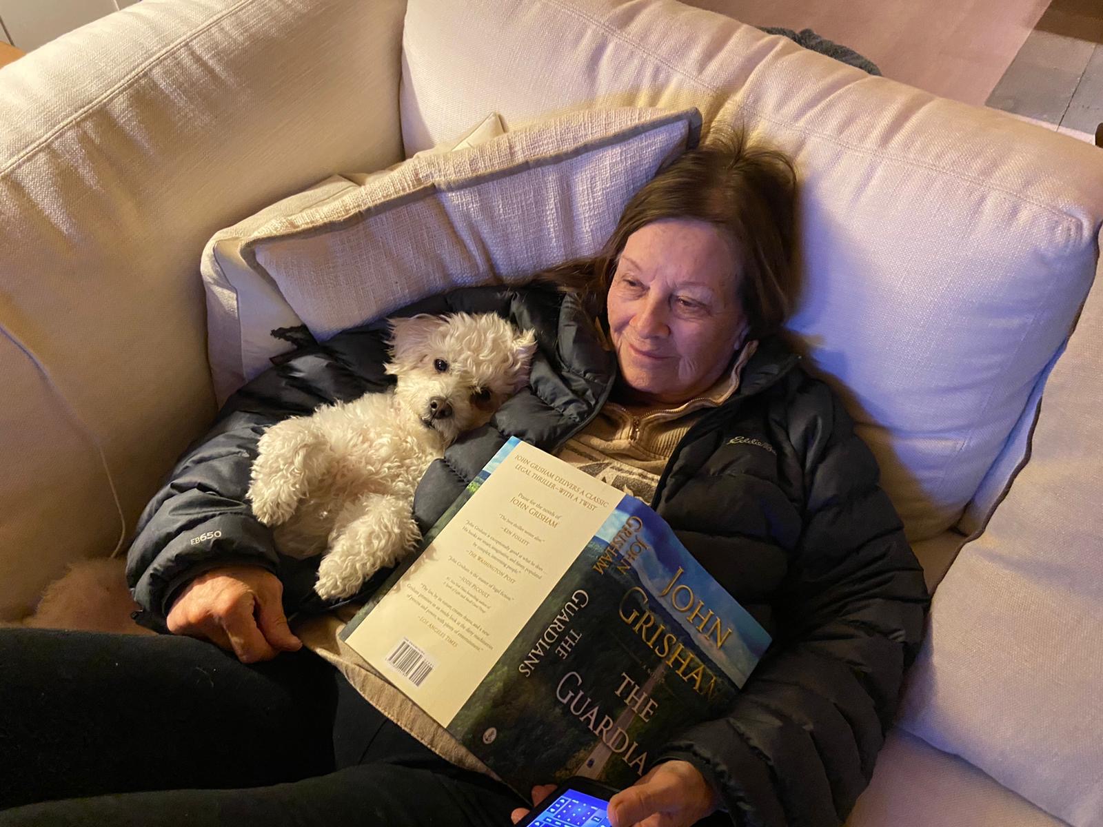 Cozy afternoons with Mia and a good book